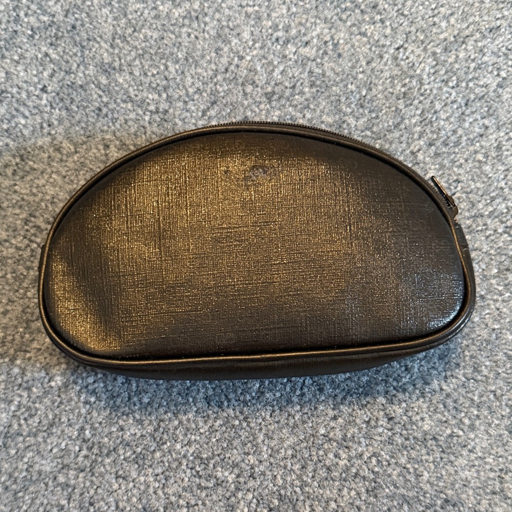 Gucci Textured Black Men's Toiletry Bag